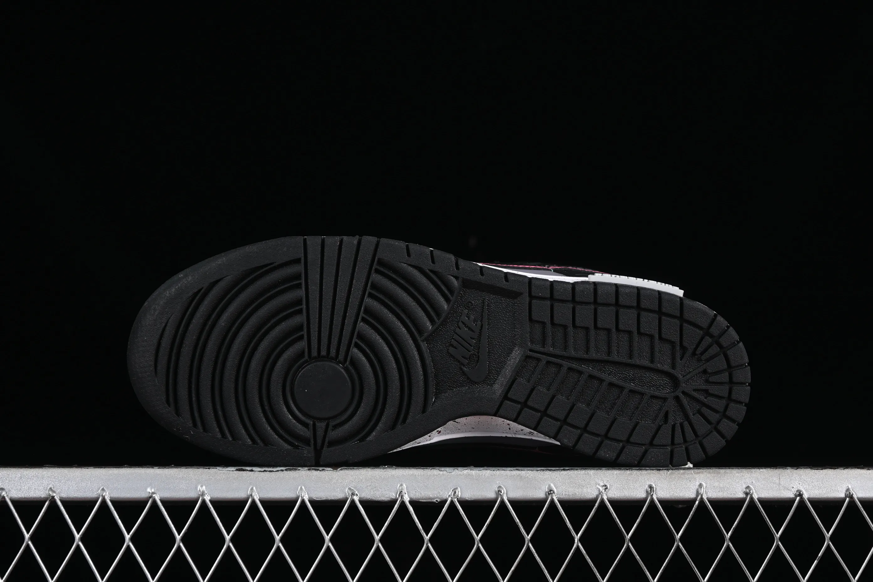 All Categories Nk SB Dunk Series Nk SB Dunk Low Low-top Sneakers Nk Dunk Low Panda Prank Space Exploration-Planet Across Black and Purple SB Strappy Low-top Casual Sneakers DV0831-002